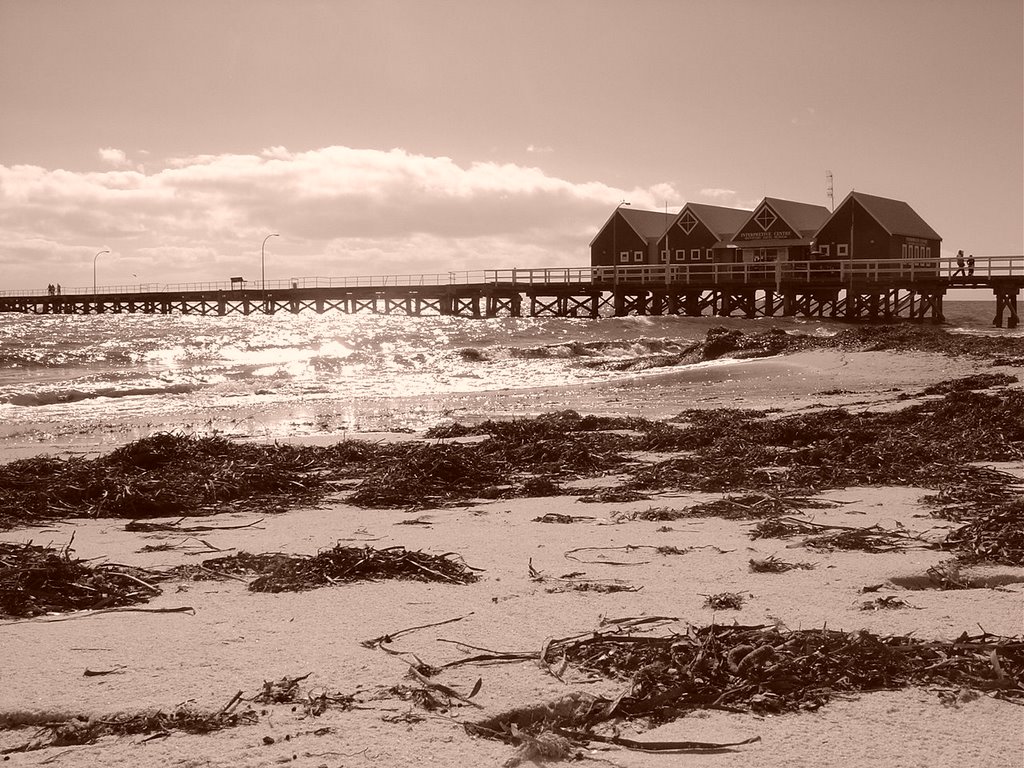 Bussleton Jetty by redordead