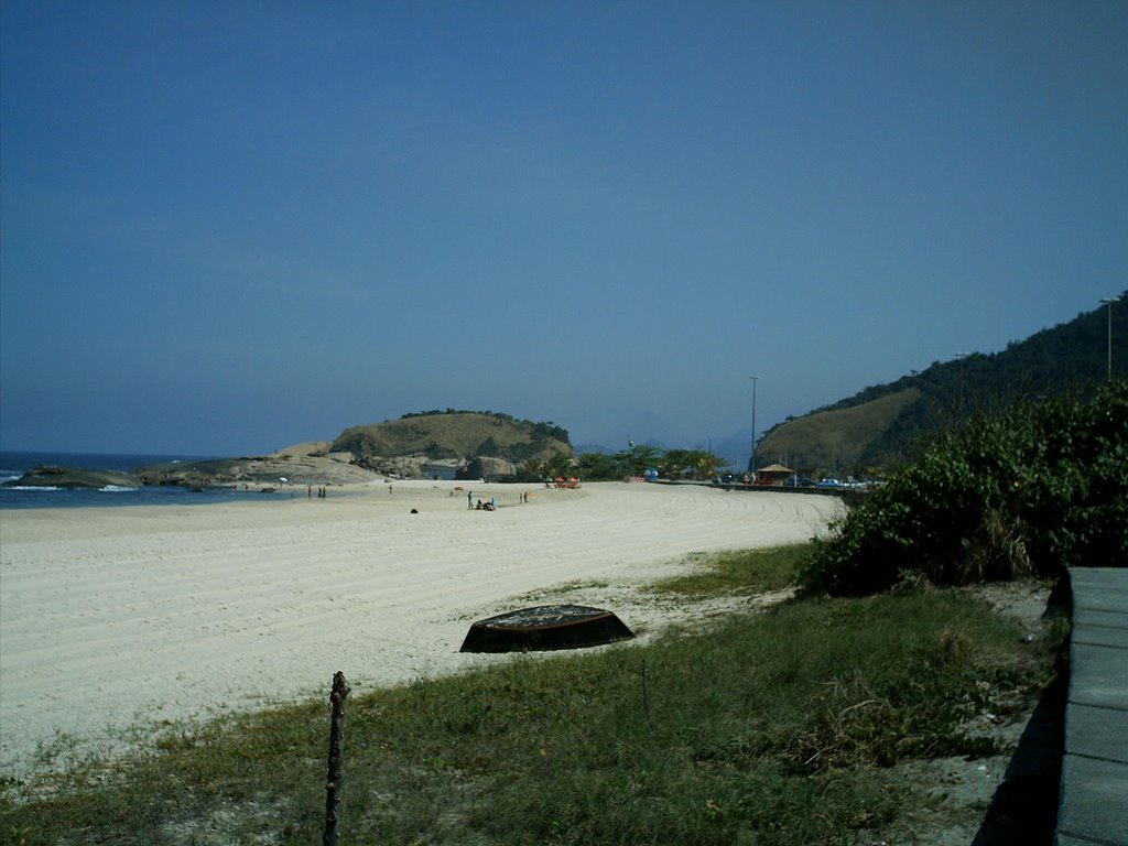 PRAIA DE PIRATININGA by Luiz Augusto Barroso