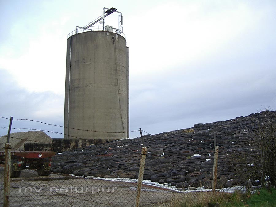 Restturm der Siloanlage Kröpelin, Jan. 2012 by mv-naturpur