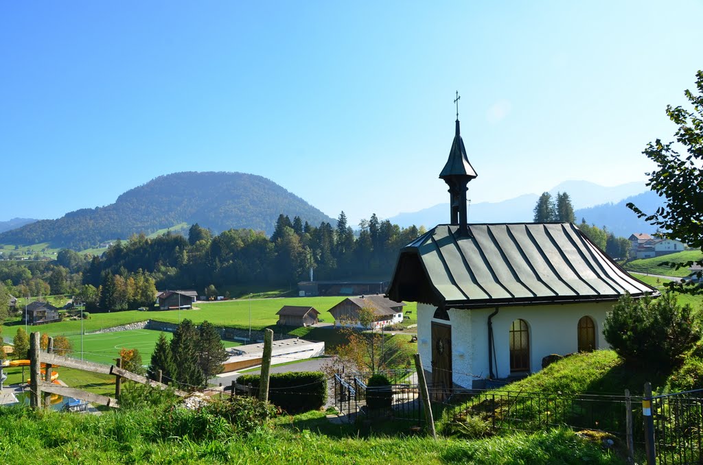 Fatimakapelle mit Hittisberg im Hintergrund by scheffknecht helmut