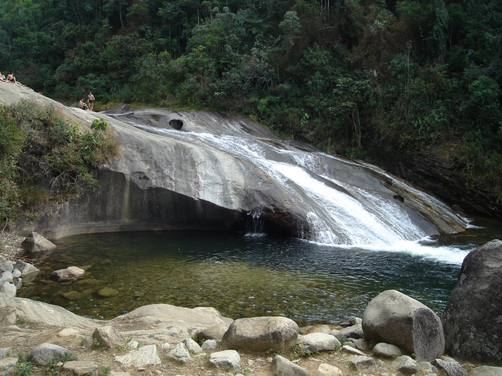 Cachoeira do Escorrega - Visconde de Mauá by Walter Kauss