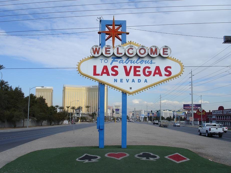 Vegas Welcome 1 by Eric Daw