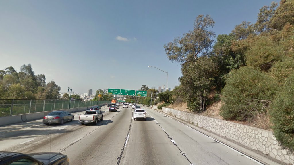 Arroyo Seco Parkway / Going to L.A Downtown - Los Angeles, CA. by Leo Rubeiz