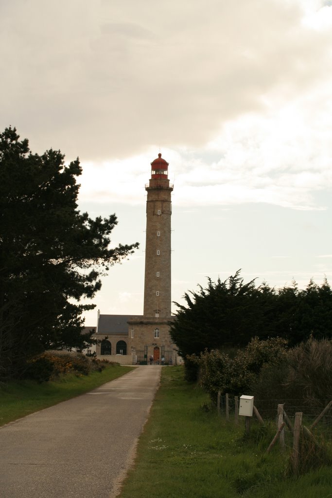 Kervilahouen le grand phare by Bruno BEAUCHET