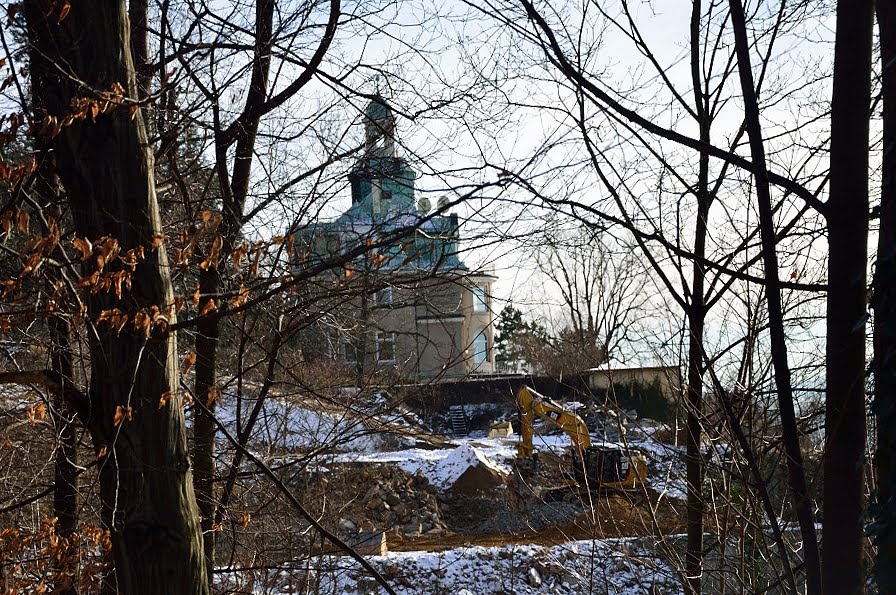 Industriebeubau an der Villa Ardenne wird abgerissen by Lady A