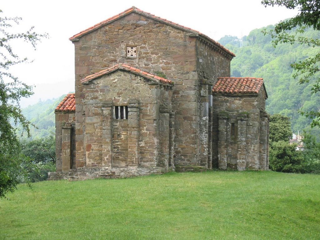 Iglesia de Santa Cristina (Lena) by La Casa del Chiflón (Bulnes)