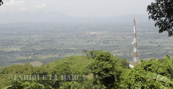 Llanos-de-Monay by Enrique La Marca