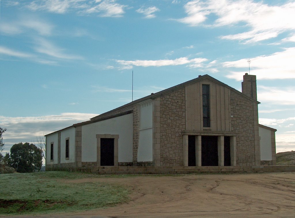 La ermita de San Isidro by Ricardo Pérez