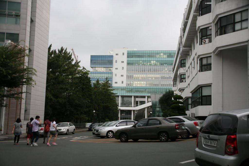 Faculty of Construction, Pusan University, 2011 by Seji Sato