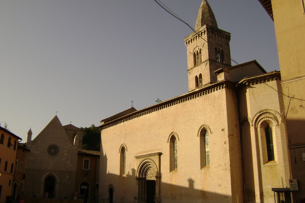 Piazza dei martiri Vissani by Roberto Tuccini