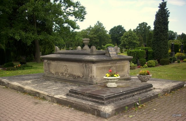 D-27 519 Bremerhaven, Alt-Wulsdorf, Friedhof der Dionysusgemeinde by Heinz.Bock