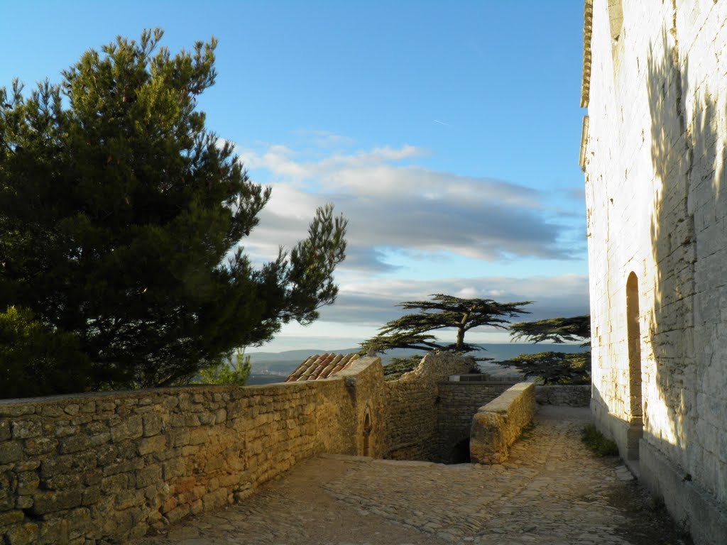 Paysage à Bonnieux by Charbela