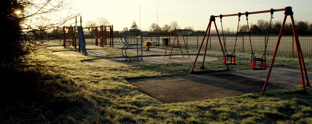 Cold Swings - Frampton Play Ground by chrisdocstrange