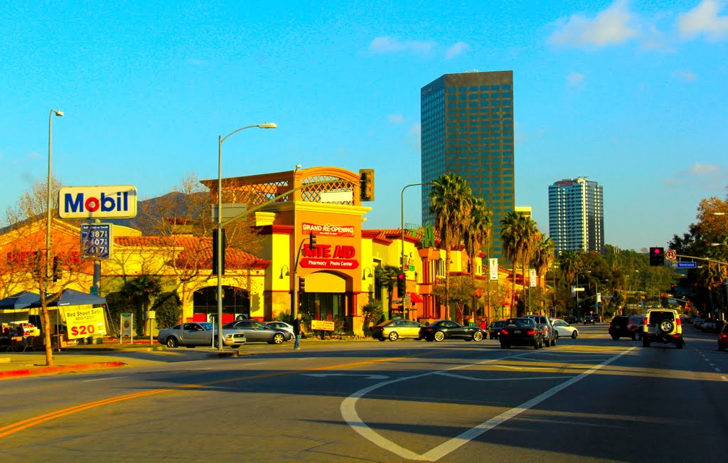 Ventura Ave. in Studio City, Los Angeles, CA by MICHAEL  JIROCH  &  www.michaeljiroch.com