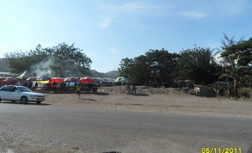 Waigani Market along Pipit Street opposite Stop & Shop in WAIGANI area, on 5-11-2011 by Peter John Tate,