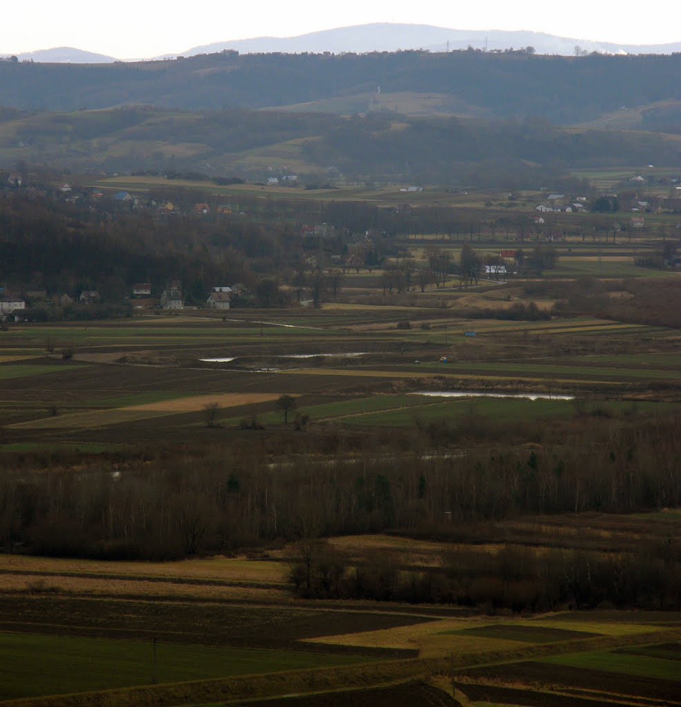 Widok z Panieńskiej góry na doline Dunajca by Rochlon