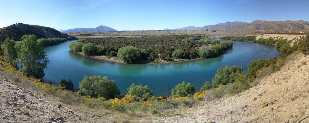 Clutha Rv - Fantail Bend & The Snake by Barrie Wills, Alex NZ