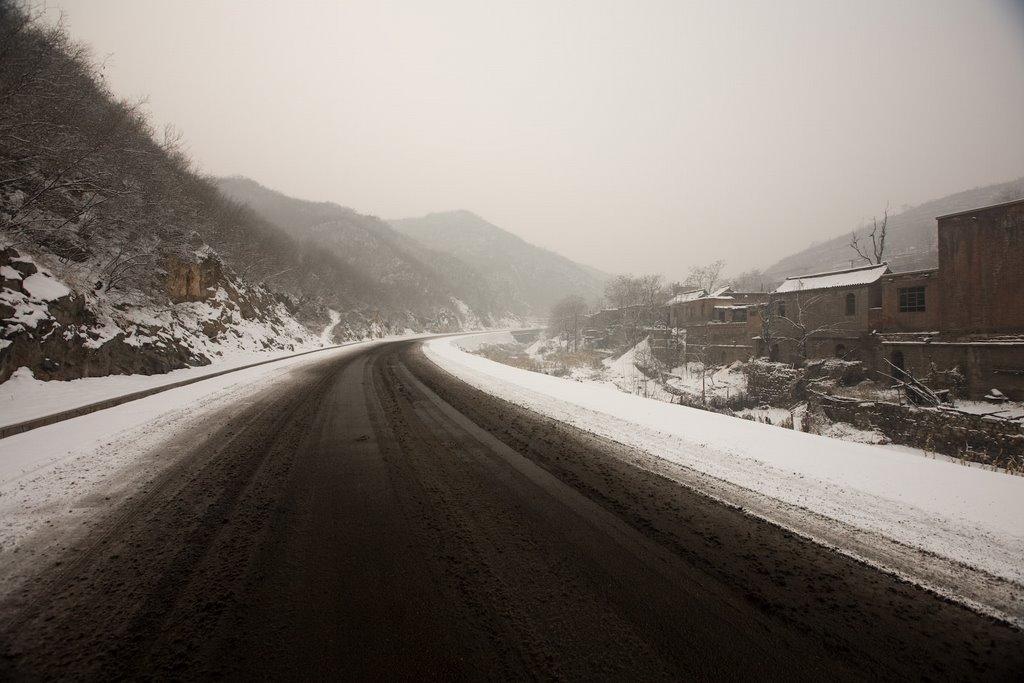 Pingding, Yangquan, Shanxi, China by The Longest Way