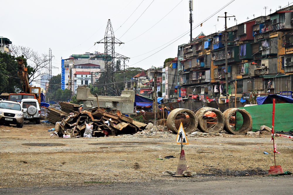 HÀ NỘI - Đường phố sáng Mồng một tết 2012. Công trường xây dựng đường Cát Linh - Láng by Đăng Định