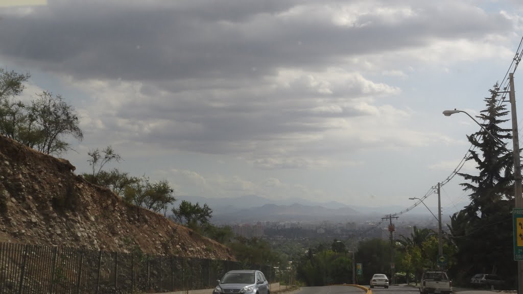 El Invierno Boliviano en Las Condes by Luis Cesar