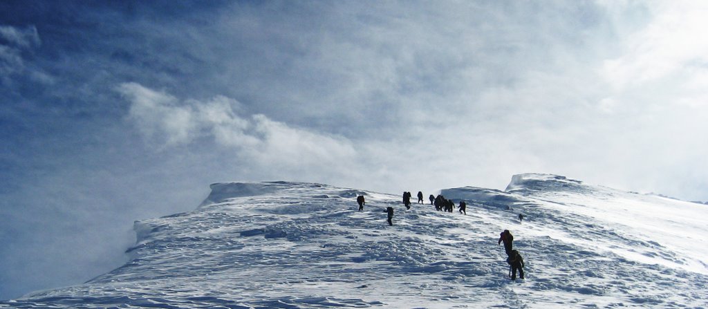 Helmos: Ascending Neraidorahi summit ridge - Χελμός: ανεβαίνοντας στη Νεραϊδοράχη by Phaethon