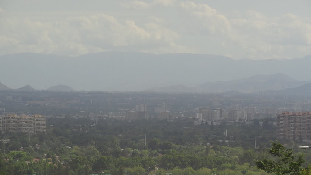 Vista de Santiago desde San Carlos de Apoquindo by Luis Cesar