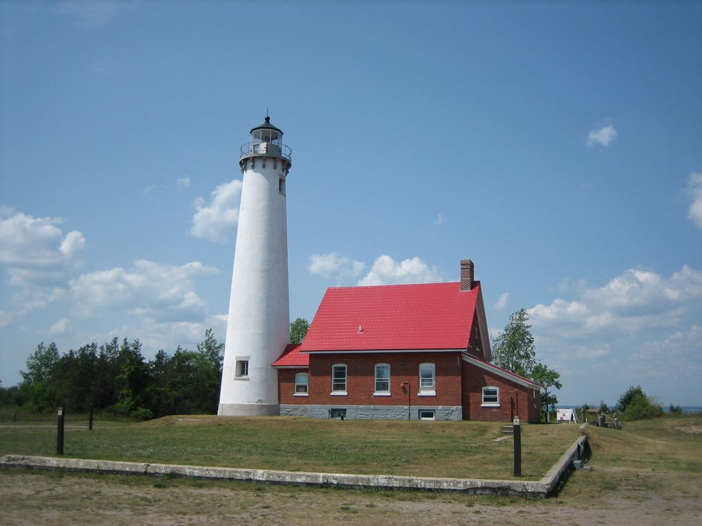 Tawas Lighthouse by rmcphee