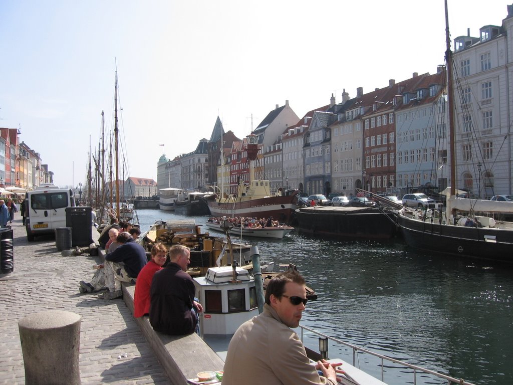 Nyhavn - København by Hilmar Fosse