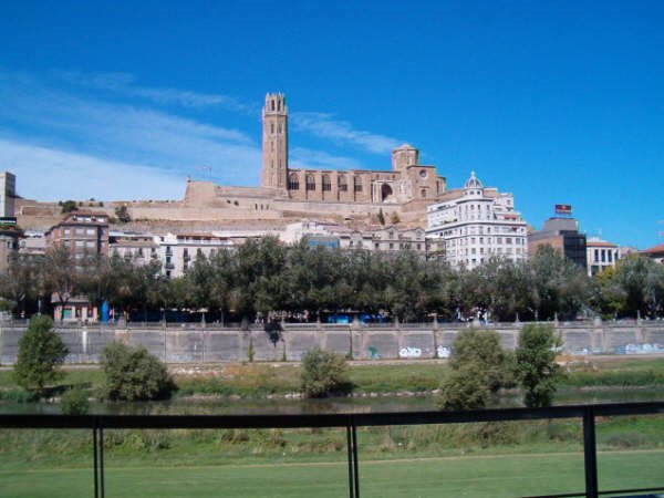 Vista da Seu Vella dende a outra beira by Fran Santos