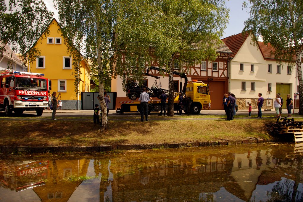 Public meeting of ancient fire-engines (Heuchelheim, June 26th, 2011) by raginhardy