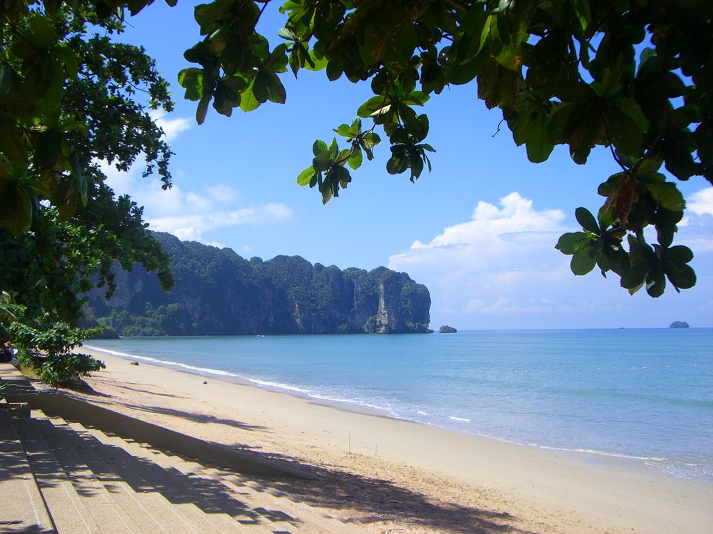 Ao Nang Beach by Karen brodie