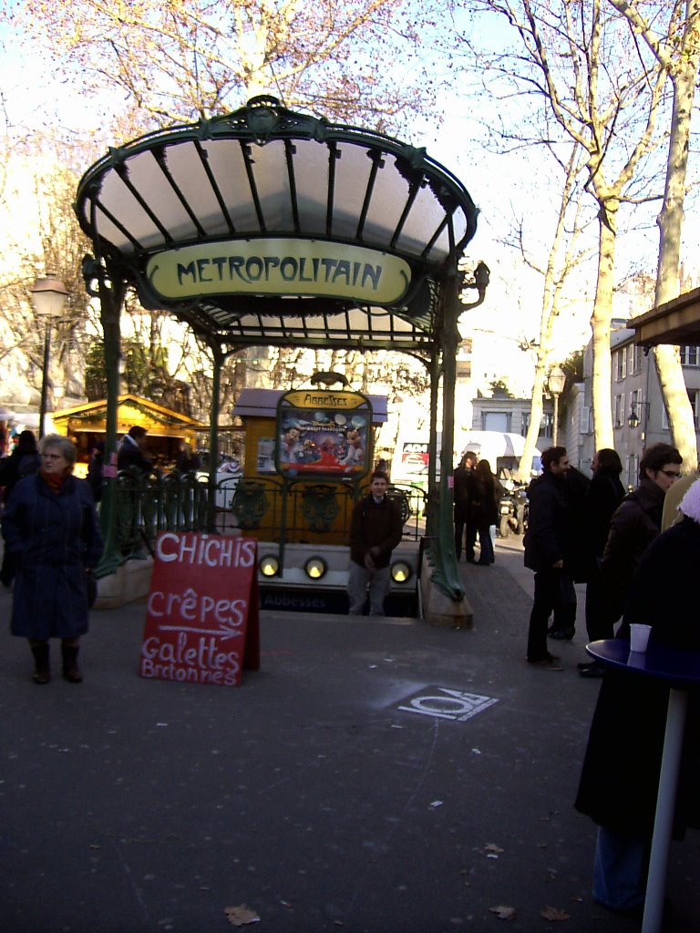 Paris - Montmartre - Entrée Métro des Abbesses by josh84