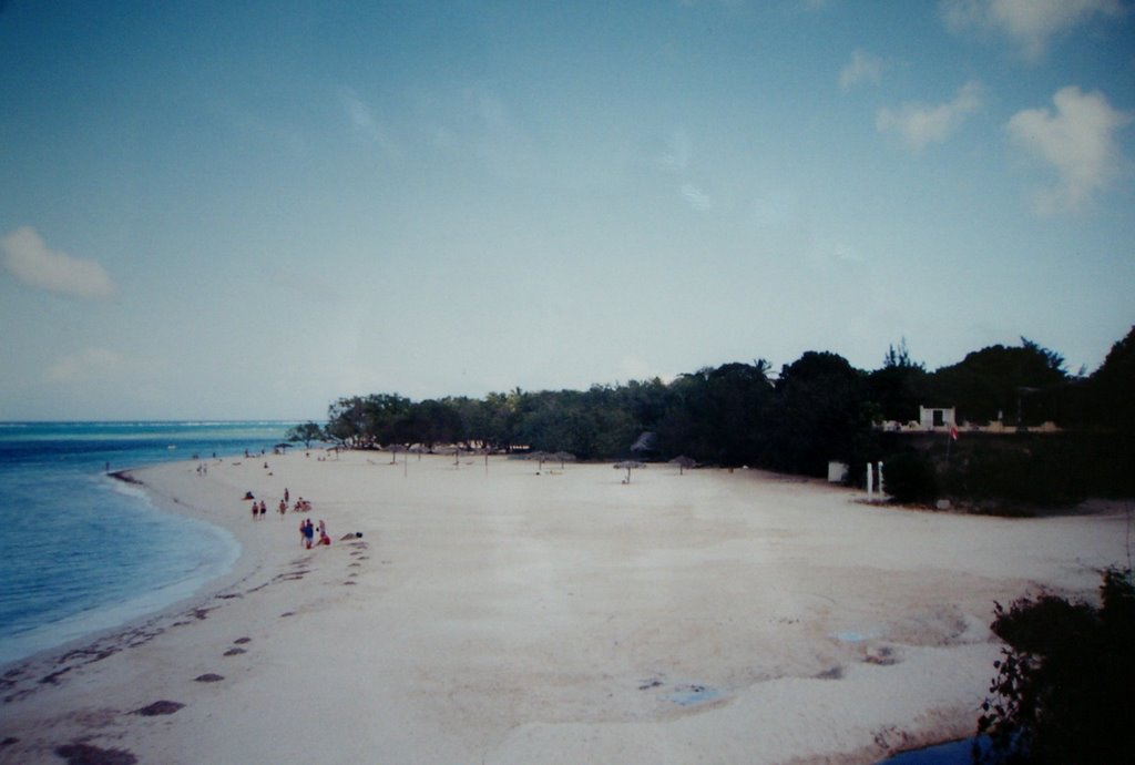 Playa de Guardalavaca by perezmontejo