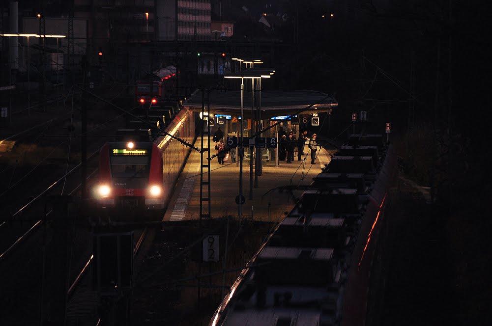 120116-029 fascination railway - two suburban trains at Obertürkheim station by fotofax