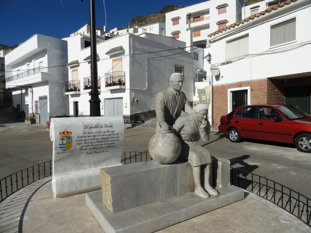 Senés. Monumento al emigrante by VIVATIJOLA