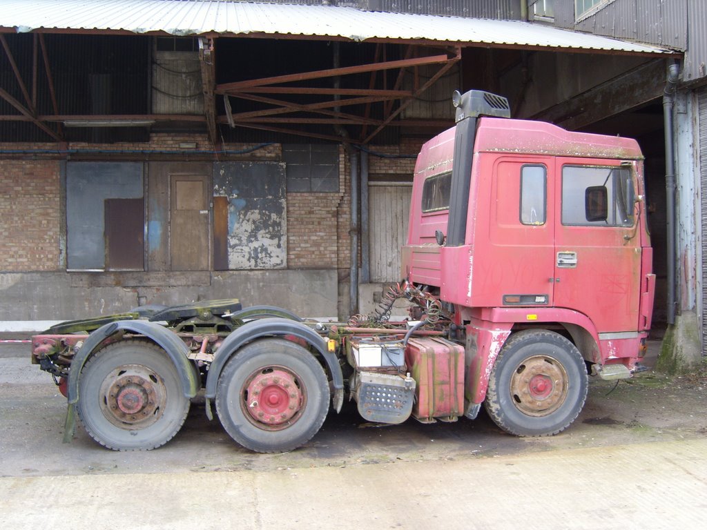 Abandoned Lorry by losonet