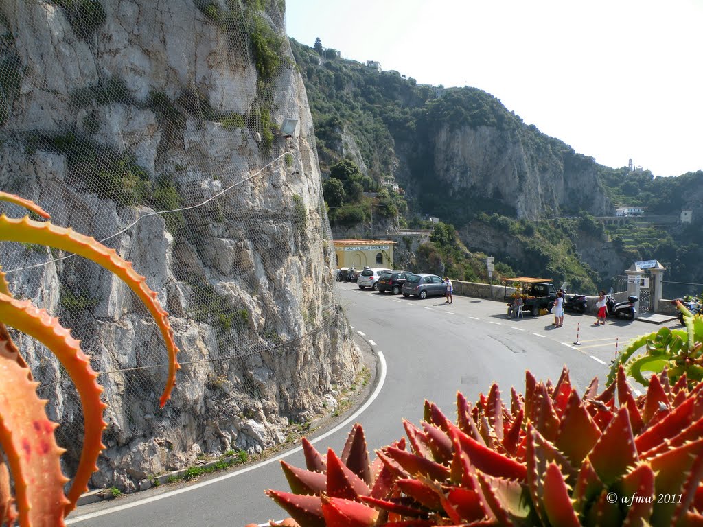 Amalficoast, Via Smeraldo (enlarge to see more hairpins) by © wfmw