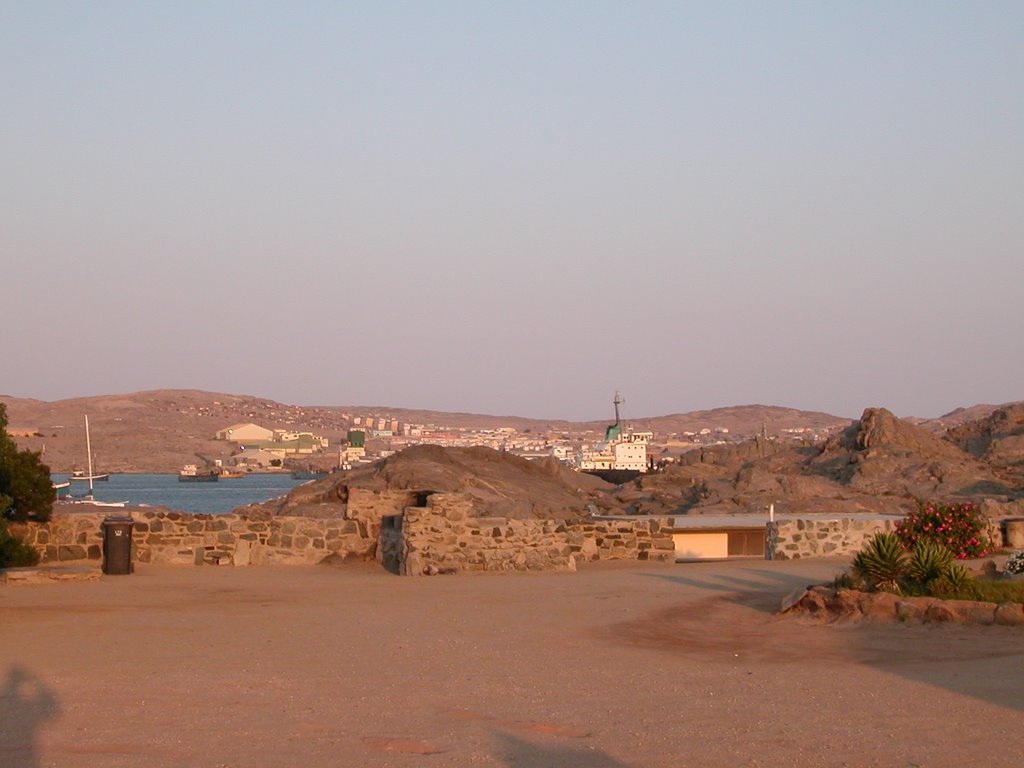 Looking towards Lüderitz by martijnverdonk