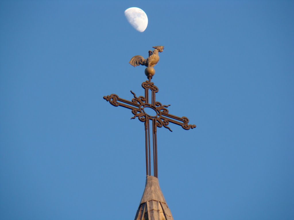 La Croix , le Coq et la .... Lune !! , au dessus du Clocher de l' Eglise de Cussey sur l Ognon ( 14 Mars 2011 ) by Stanislas St Pons de la Jonguière