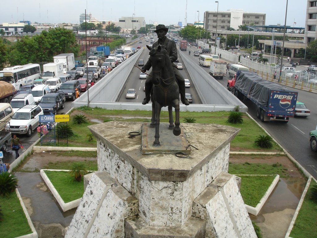 Av. Maximo Gomez con Av. J.F. Kennedy (Vista este) by Alejandro Objio B.