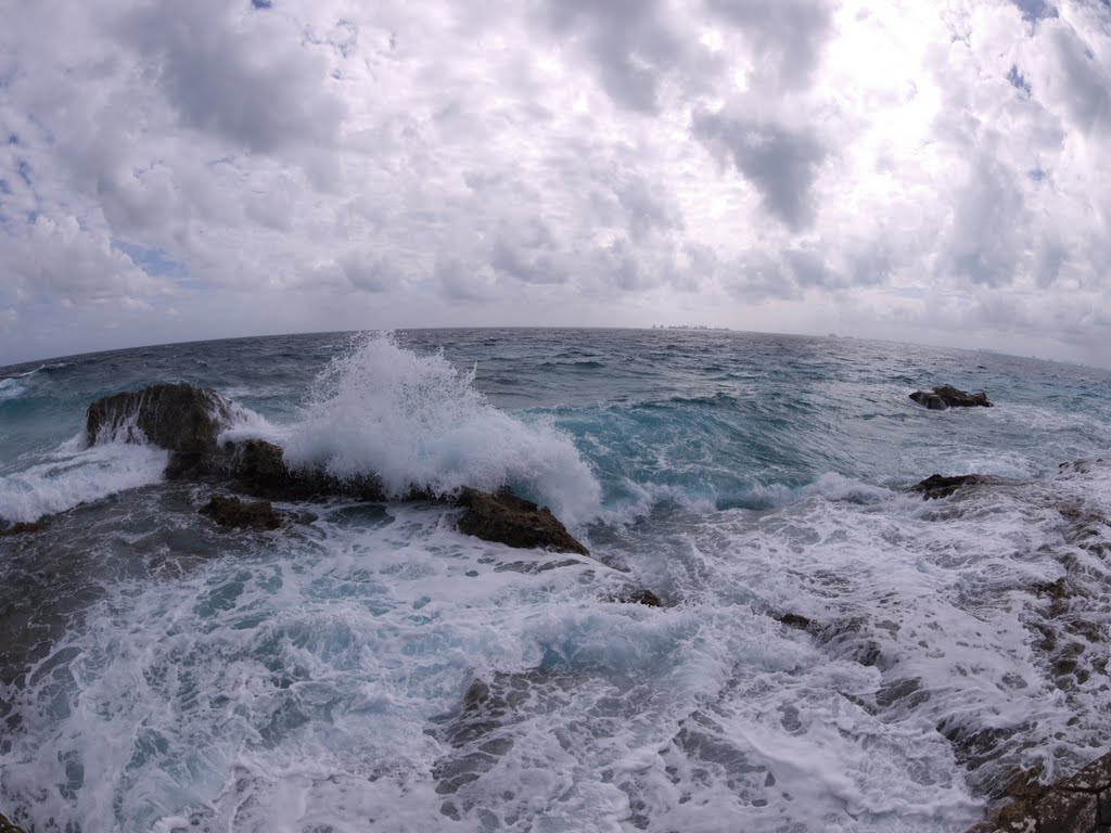 Isla Mujeres, México. by Antonio Cristerna