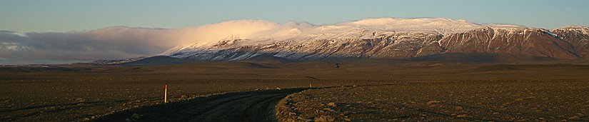 Wunderschönes Abendpanorama auf der Fahrt nach Nyidalur mit dem Mjohals im Hintergrund ....(MS) by rené baldinger - bal…