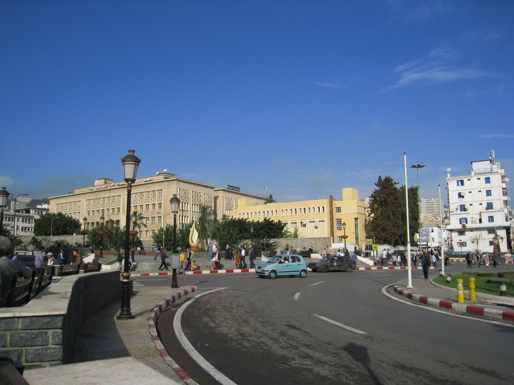 Champs Manoeuvres , l'hopital Mustapha, Alger by omar bessah@70