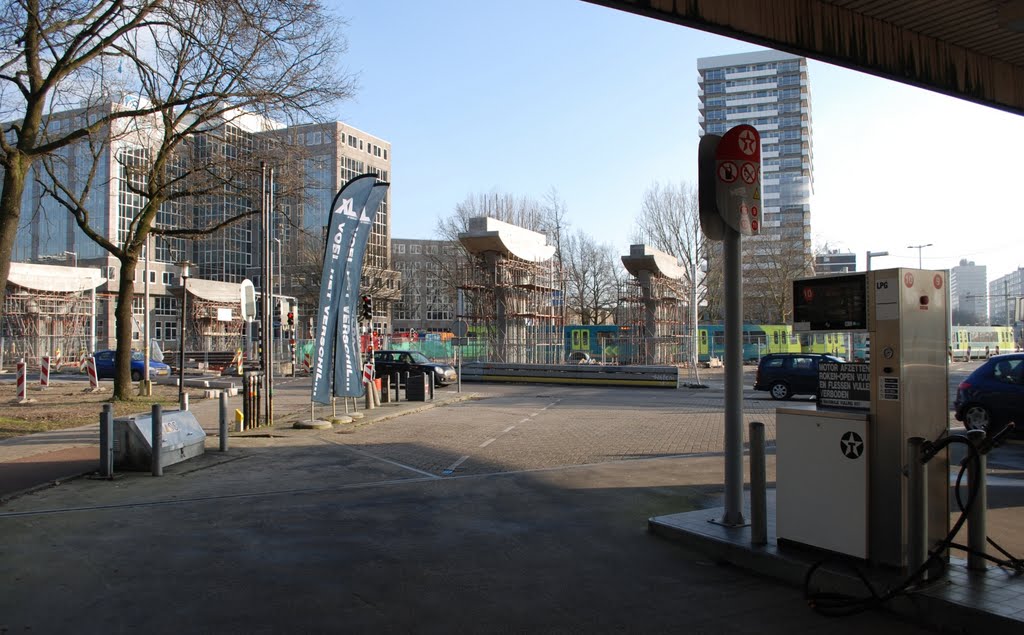 Utrecht, 24 Oktoberplein, fly-over viaduct in aanbouw by Hans J.S.C. Jongstra