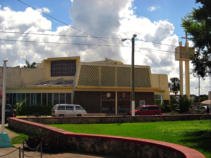 Church in Corozal, Belize. by holachetumal