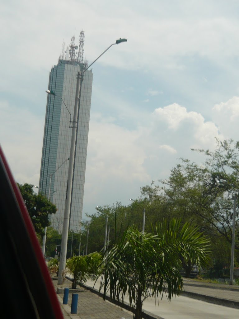 Torre de cali by carlos alberto hernandez (Carlitos)