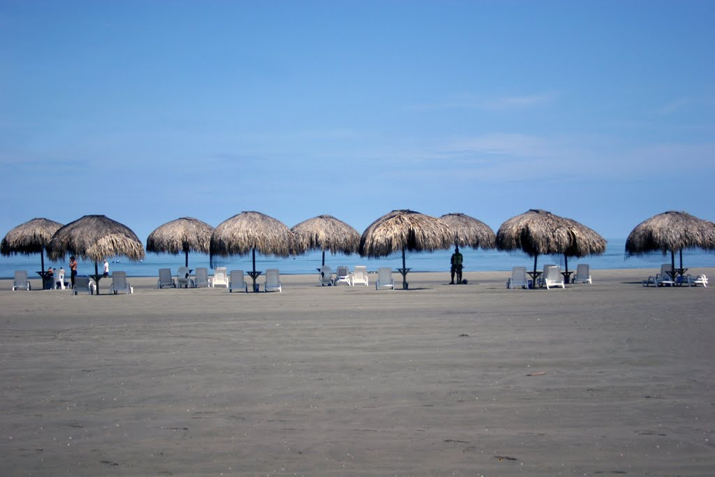 Praia La Boquilla by Beatriz Barreto Tanezini