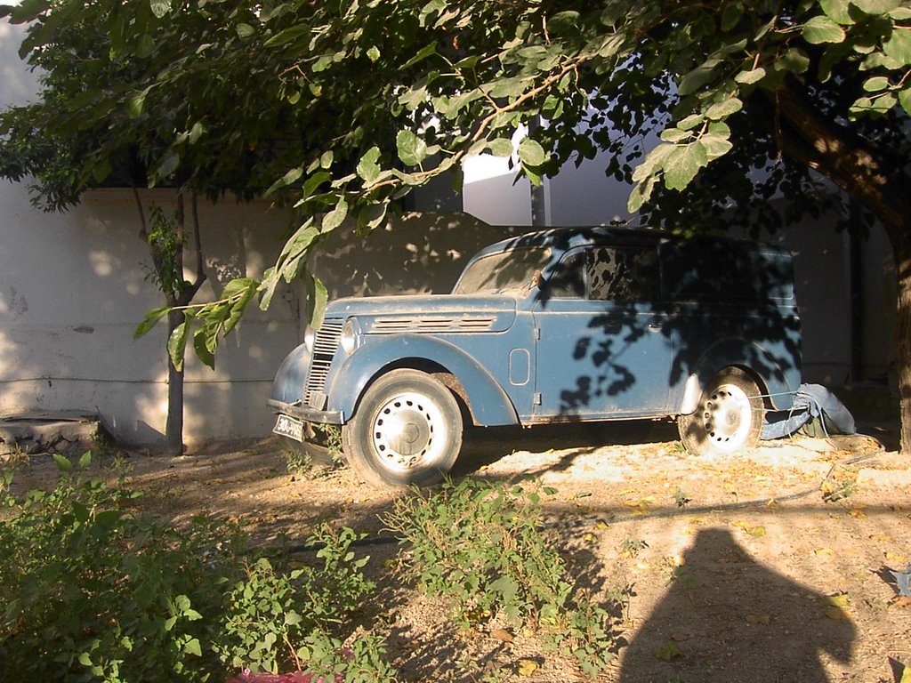 JUVA QUATRE 1952 SOUSSE *** (RENAULT) by Rached Msadek