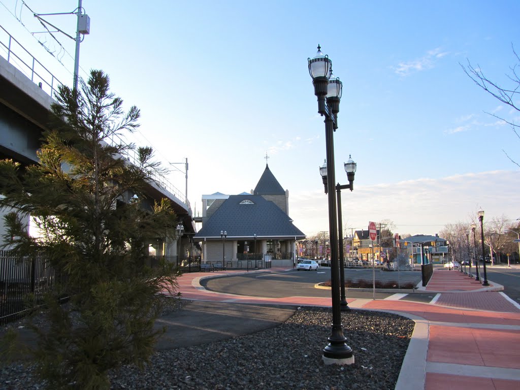 8th St HBLR Station by Adam Elmquist