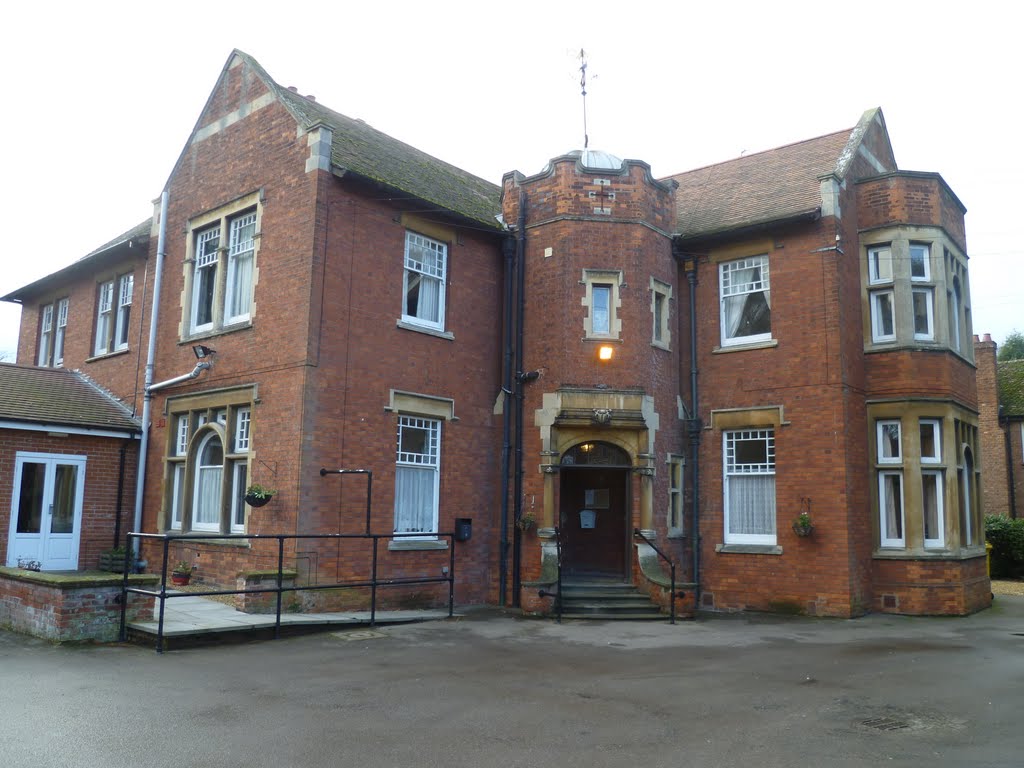 1081. fine looking old house on clarkson avenue, wisbech, cambs. now care home. jan. 2012. by Michael & Grace.